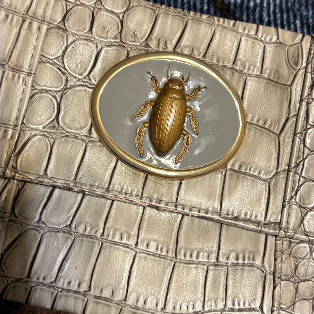 Chic Beige Crocodile Pattern Clutch - image 2